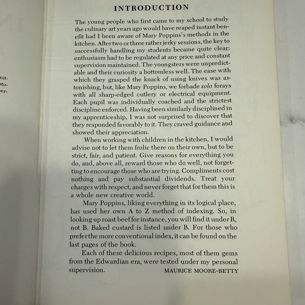 📖 Mary Poppins in the Kitchen (1975) First Edition | P.L. Travers - Picture 10 of 11